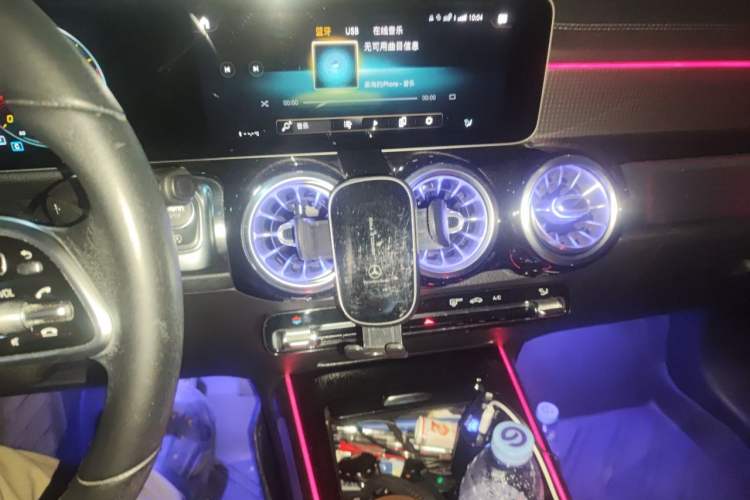 Used Mercedes-Benz GLB 2020 GLB 200 Stylish Edition Audio And AC Panel