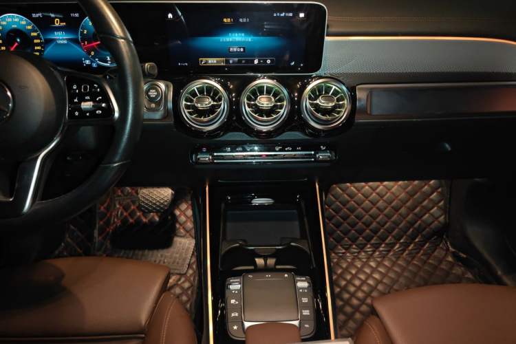 Used Mercedes-Benz GLB 2020 GLB 180 Dynamic Edition Audio And AC Panel
