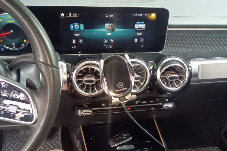 Used Mercedes-Benz GLB 2020 Facelift GLB 200 Fashion Edition Audio And AC Panel