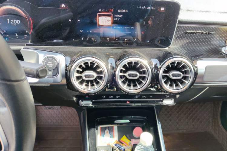 Used Mercedes-Benz GLB 2020 Updated GLB 200 Dynamic Edition Audio And AC Panel