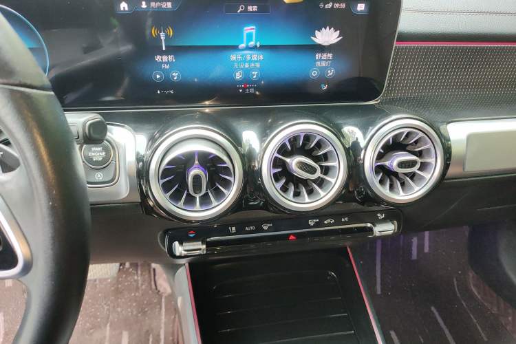 Used Mercedes-Benz GLB 2020 Facelift GLB 200 Fashion Edition Audio And AC Panel