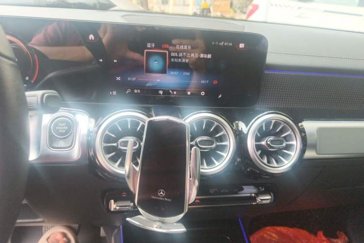 Used Mercedes-Benz GLB 2020 Facelift GLB 200 Fashion Edition Audio And AC Panel