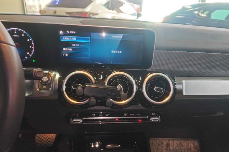 Used Mercedes-Benz GLB 2020 GLB 200 Dynamic Edition Audio And AC Panel
