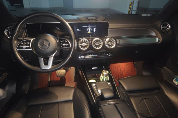 Used Mercedes-Benz GLB 2020 Facelift GLB 200 Fashion Edition Center Console
