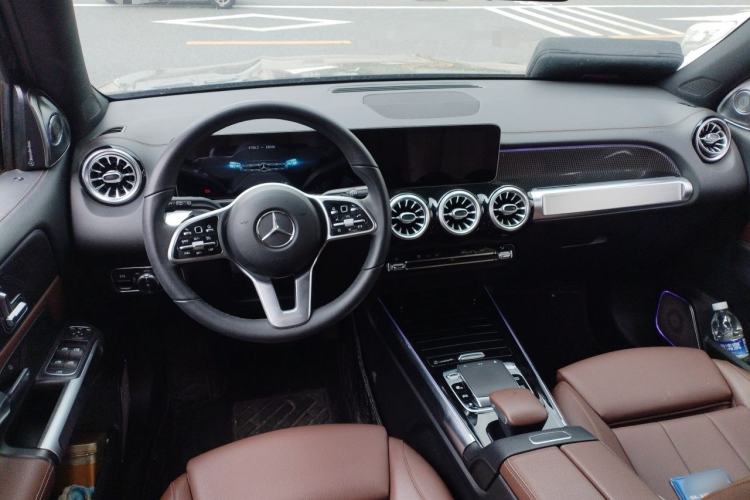 Used Mercedes-Benz GLB 2020 GLB 200 Dynamic Edition Center Console