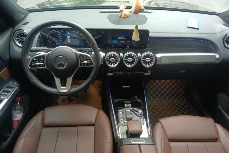 Used Mercedes-Benz GLB 2020 Updated GLB 200 Dynamic Edition Center Console