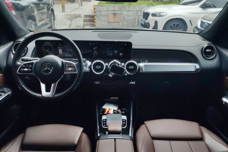 Used Mercedes-Benz GLB 2020 GLB 200 Dynamic Edition Center Console