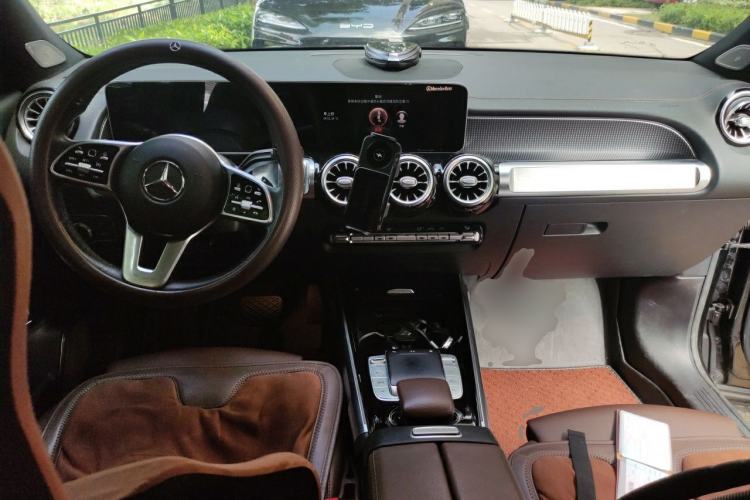Used Mercedes-Benz GLB 2020 GLB 200 Stylish Edition Center Console