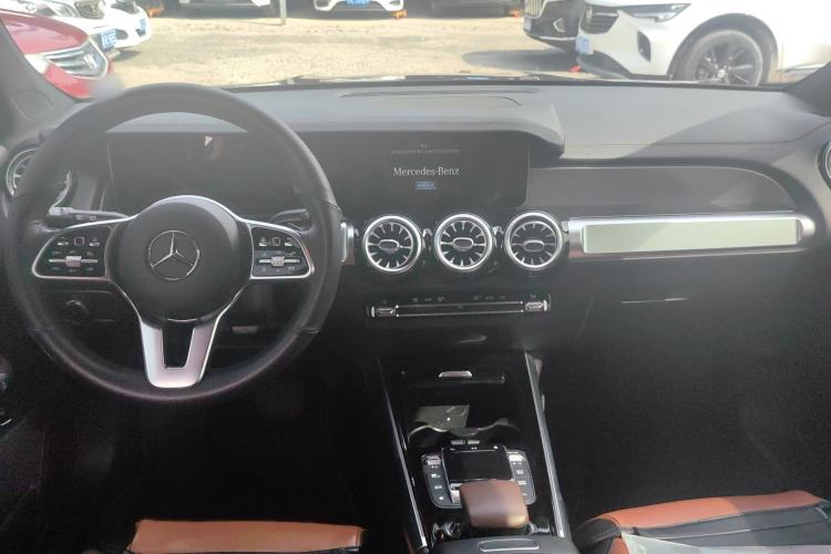 Used Mercedes-Benz GLB 2020 GLB 180 Fashion Model Center Console