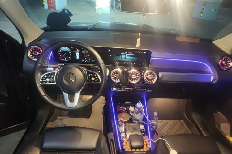 Used Mercedes-Benz GLB 2020 GLB 200 Stylish Edition Center Console