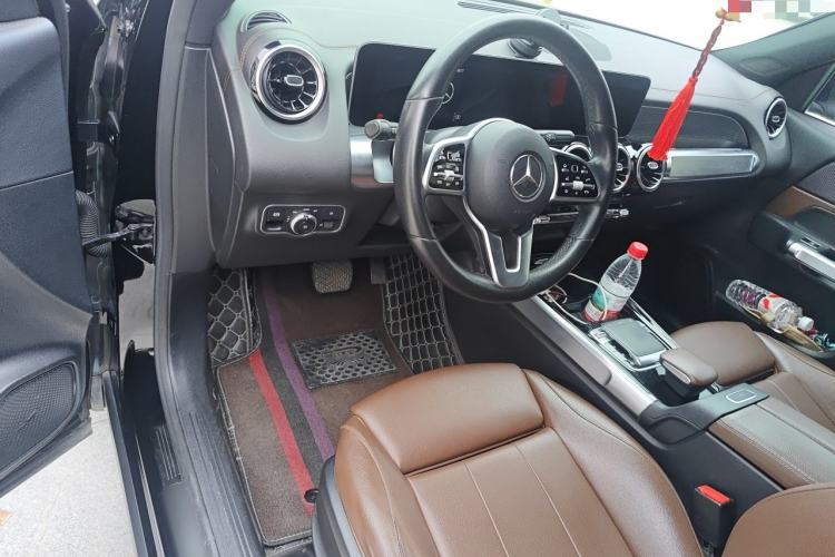 Used Mercedes-Benz GLB 2020 GLB 200 Dynamic Edition Center Console