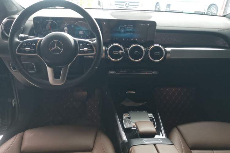 Used Mercedes-Benz GLB 2020 GLB 200 Dynamic Edition Center Console