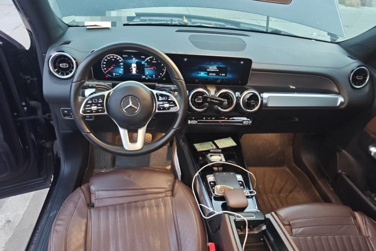 Used Mercedes-Benz GLB 2020 GLB 200 Dynamic Edition Center Console