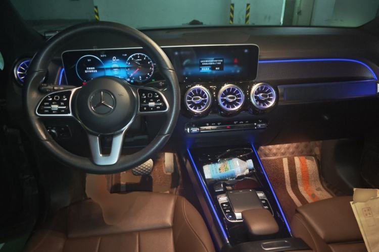Used Mercedes-Benz GLB 2020 GLB 200 Stylish Edition Center Console