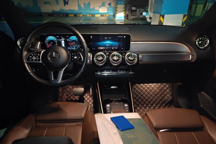 Used Mercedes-Benz GLB 2020 GLB 180 Dynamic Edition Center Console