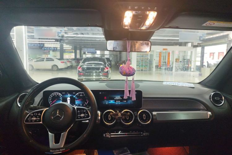 Used Mercedes-Benz GLB 2020 GLB 200 Dynamic Edition Center Console