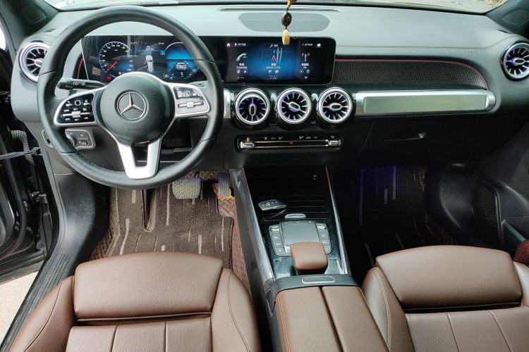 Used Mercedes-Benz GLB 2020 Facelift GLB 200 Fashion Edition Center Console