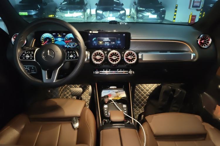 Used Mercedes-Benz GLB 2020 GLB 200 Dynamic Edition Center Console