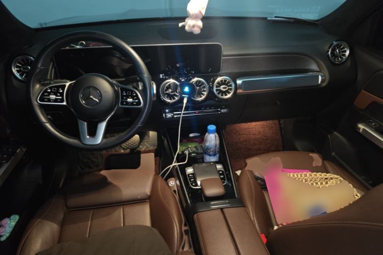 Used Mercedes-Benz GLB 2020 GLB 200 Stylish Edition Center Console