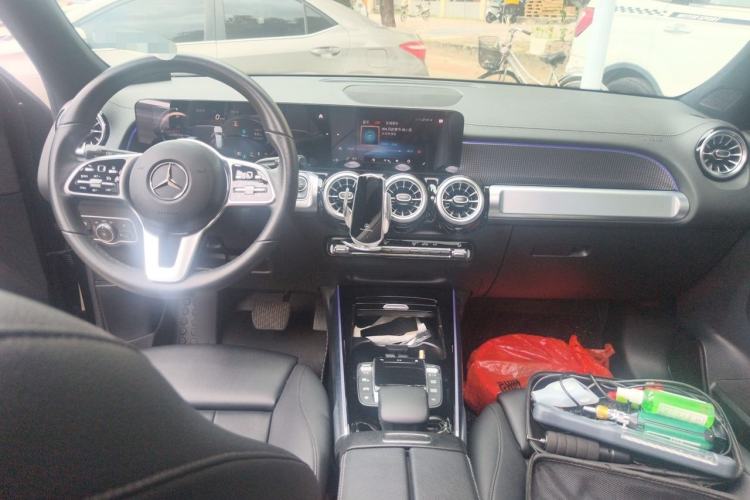 Used Mercedes-Benz GLB 2020 Facelift GLB 200 Fashion Edition Center Console