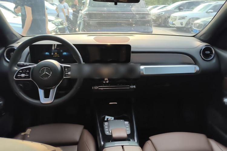 Used Mercedes-Benz GLB 2020 GLB 180 Dynamic Edition Center Console