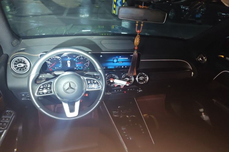 Used Mercedes-Benz GLB 2020 Updated GLB 200 Dynamic Edition Center Console