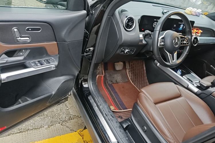 Used Mercedes-Benz GLB 2020 GLB 200 Dynamic Edition Driver Seat