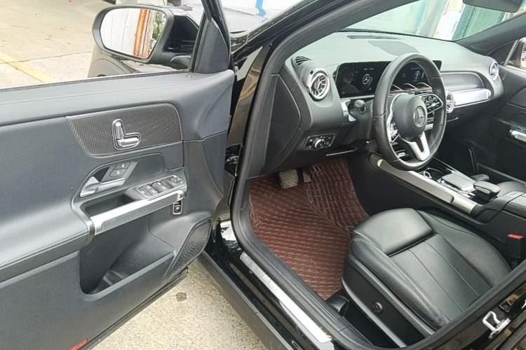 Used Mercedes-Benz GLB 2020 Updated GLB 200 Dynamic Edition Driver Seat