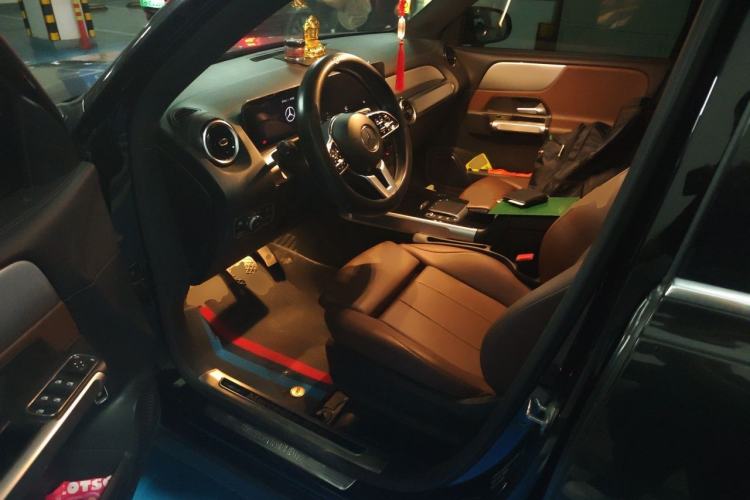 Used Mercedes-Benz GLB 2020 GLB 180 Dynamic Edition Driver Seat