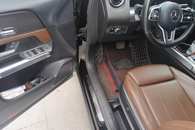 Used Mercedes-Benz GLB 2020 GLB 200 Dynamic Edition Driver Seat