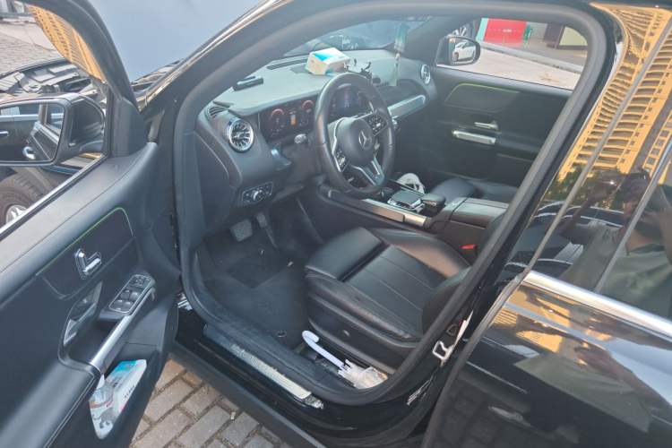 Used Mercedes-Benz GLB 2020 GLB 200 Dynamic Edition Driver Seat