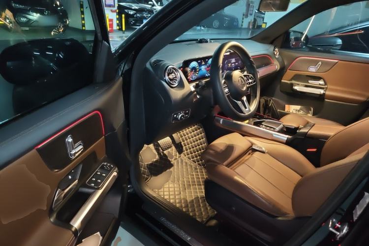 Used Mercedes-Benz GLB 2020 GLB 200 Dynamic Edition Driver Seat