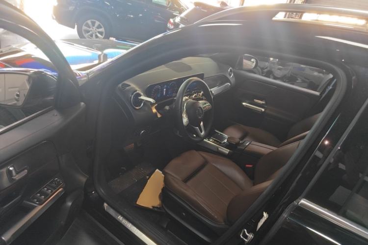 Used Mercedes-Benz GLB 2020 GLB 200 Dynamic Edition Driver Seat
