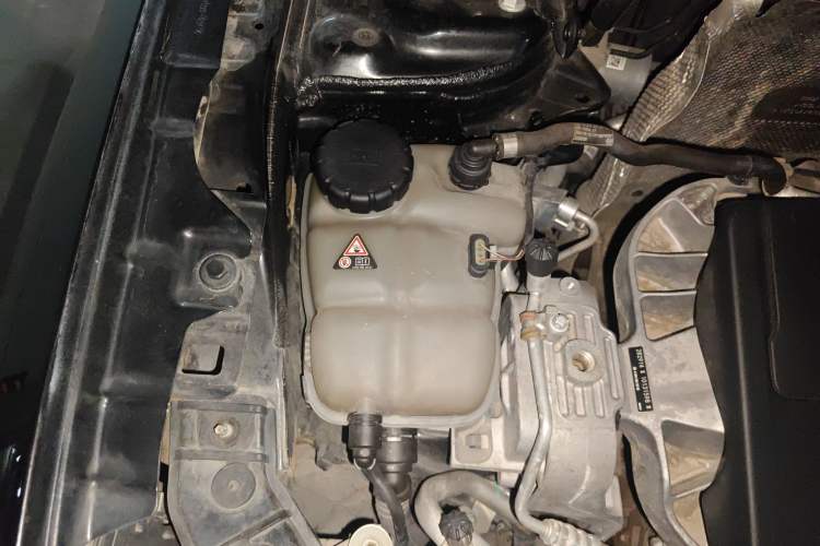 Used Mercedes-Benz GLB 2020 Facelift GLB 200 Fashion Edition Engine Bay Right