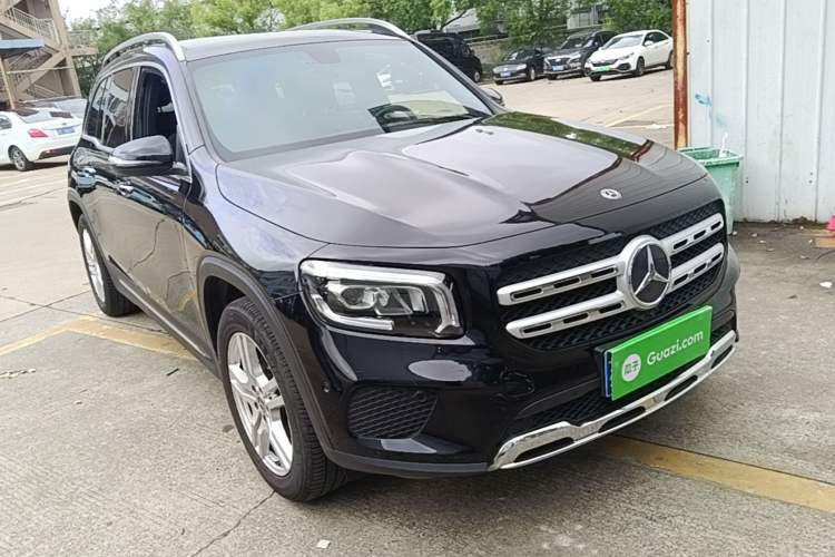 Used Mercedes-Benz GLB 2020 Updated GLB 200 Dynamic Edition Front Right 45 Deg