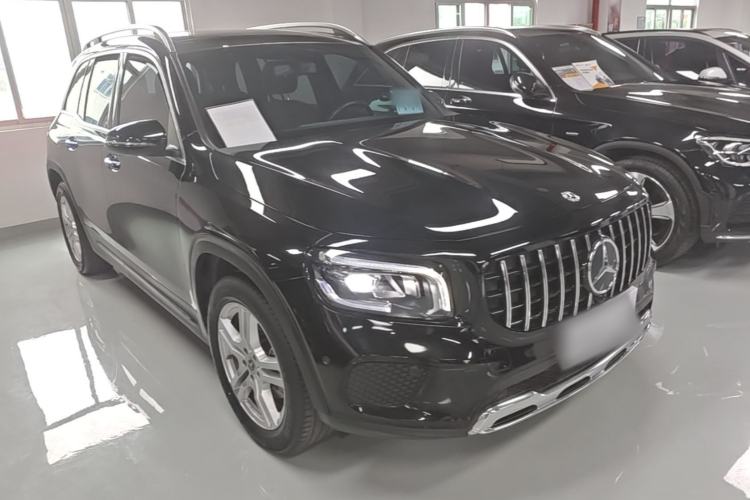 Used Mercedes-Benz GLB 2020 Updated GLB 200 Dynamic Edition Front Right 45 Deg