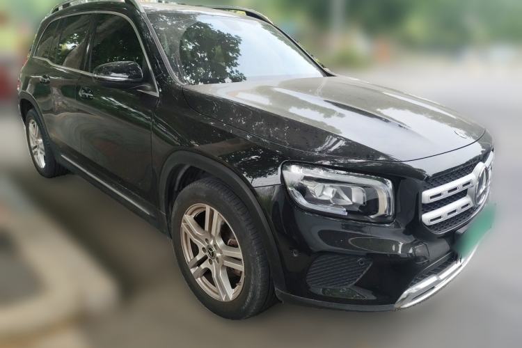Used Mercedes-Benz GLB 2020 Updated GLB 200 Dynamic Edition Front Right 45 Deg