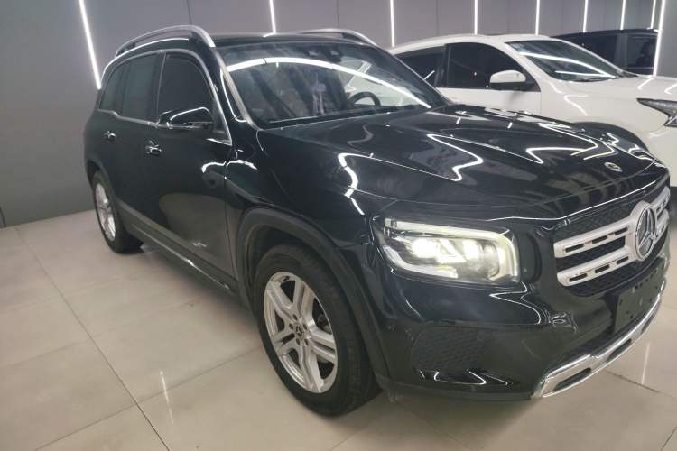 Used Mercedes-Benz GLB 2020 GLB 200 Dynamic Edition Front Right 45 Deg