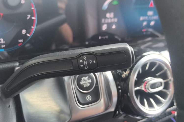 Used Mercedes-Benz GLB 2020 Facelift GLB 200 Fashion Edition Gear Lever