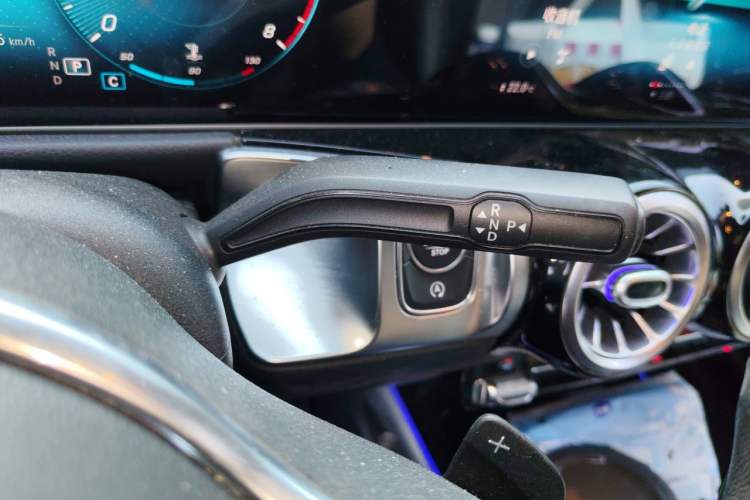 Used Mercedes-Benz GLB 2020 Facelift GLB 200 Fashion Edition Gear Lever