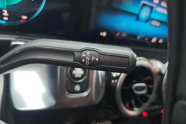 Used Mercedes-Benz GLB 2020 GLB 200 Dynamic Edition Gear Lever