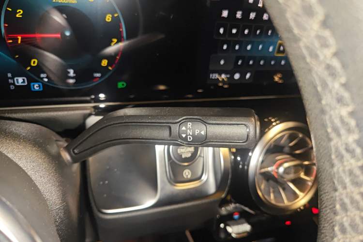 Used Mercedes-Benz GLB 2020 Facelift GLB 200 Fashion Edition Gear Lever