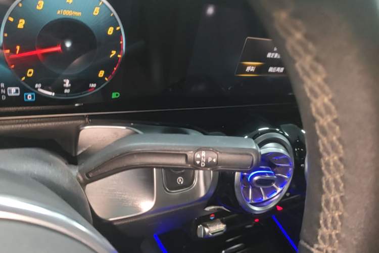 Used Mercedes-Benz GLB 2020 Updated GLB 200 Dynamic Edition Gear Lever