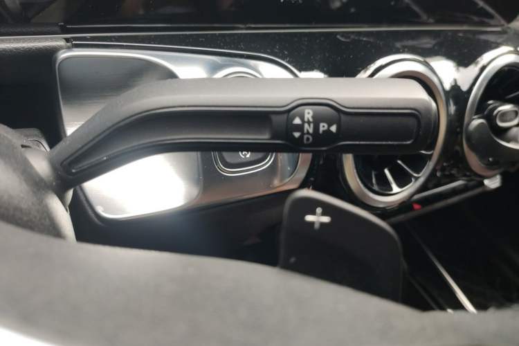 Used Mercedes-Benz GLB 2020 GLB 200 Dynamic Edition Gear Lever