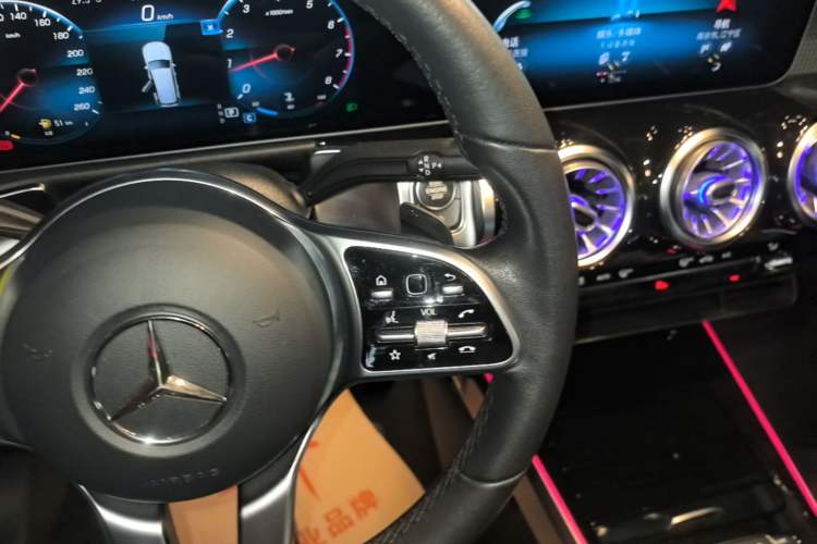 Used Mercedes-Benz GLB 2020 Facelift GLB 200 Fashion Edition Gear Lever