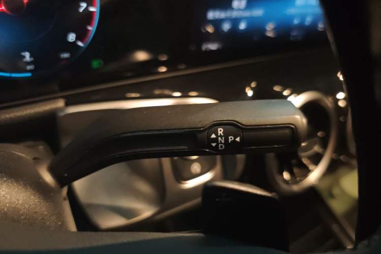Used Mercedes-Benz GLB 2020 GLB 180 Dynamic Edition Gear Lever