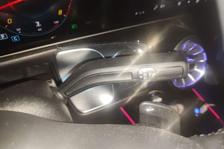 Used Mercedes-Benz GLB 2020 GLB 200 Stylish Edition Gear Lever