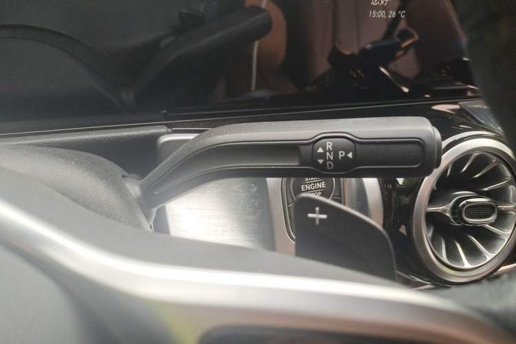 Used Mercedes-Benz GLB 2020 Updated GLB 200 Dynamic Edition Gear Lever