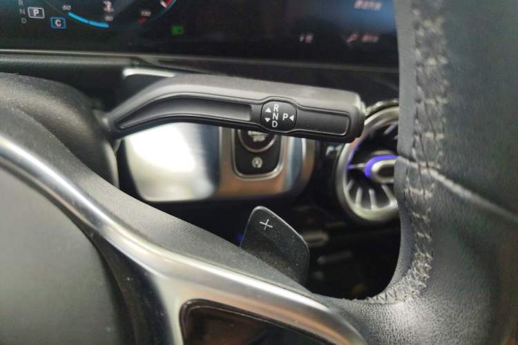 Used Mercedes-Benz GLB 2020 Updated GLB 200 Dynamic Edition Gear Lever