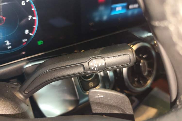 Used Mercedes-Benz GLB 2020 GLB 200 Dynamic Edition Gear Lever